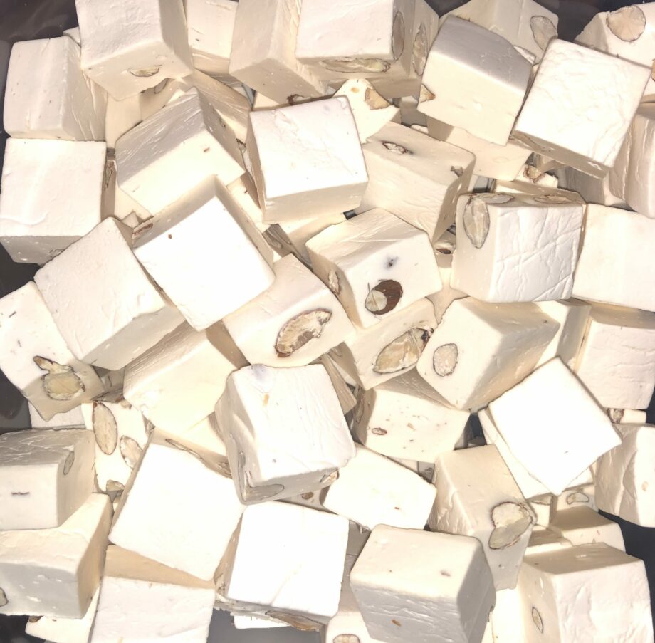 Nougat Mandler - Lækkert Bland Selv Slik til 3,89 DKK