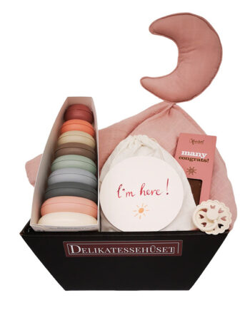 Babyshower gave - 'hello babygirl'